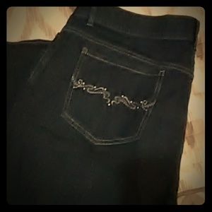 Dark washed comfort jeans